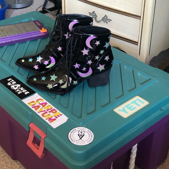 SOLD on Depop- YRU AURA REFLECTIVE BOOTS 🦇 ✨🔮 - Picture 3 of 8